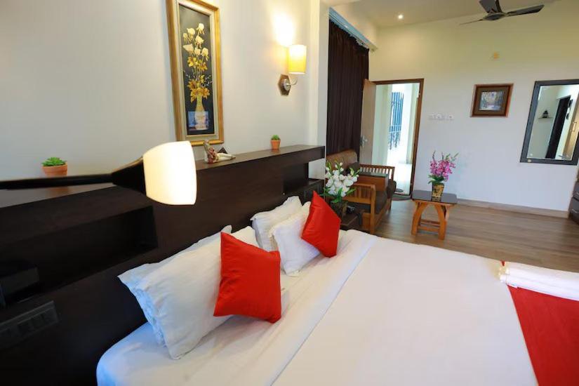 Paddyfield Inn Манантавади Екстериор снимка