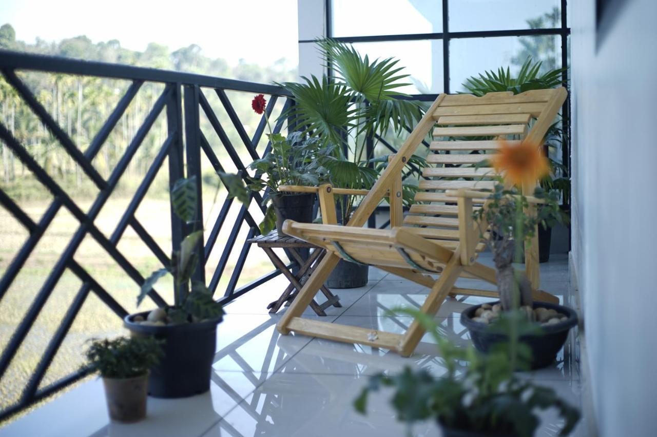 Paddyfield Inn Манантавади Екстериор снимка